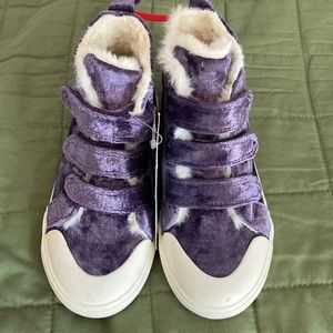 NWT Cat & Jack fuzzy high tops.